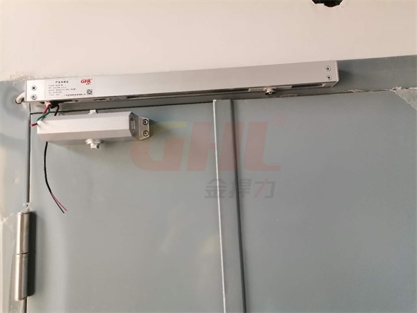 金捍力电动闭门器具有温电双控功能,可消防联动